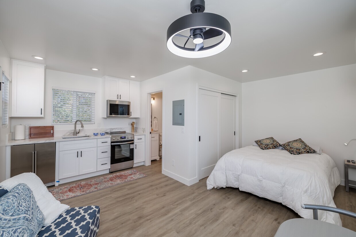 3D Tour - 4057 Alabama St Apartments
