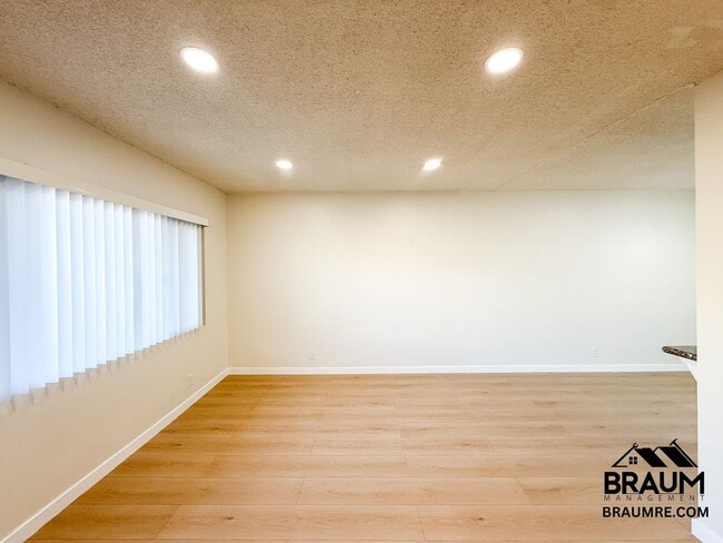 Photo - 13115 Oxnard St Unit 19