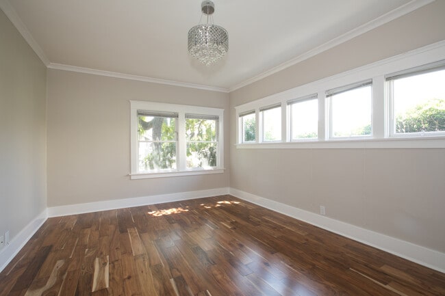 Photo - 401 N Howard St