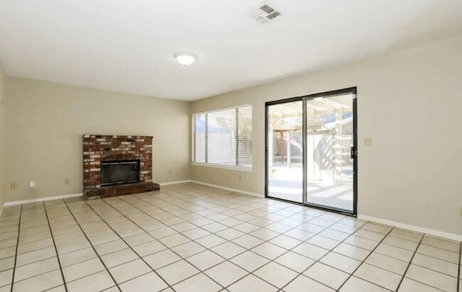 Photo - 40040 Pasadena Dr