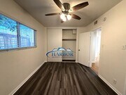 Photo - 943 W 13th St
