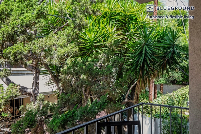 Photo - 115 N Wetherly Dr Unit FL2-ID777