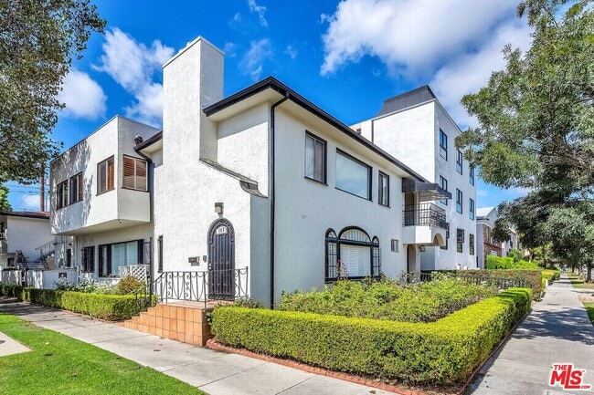 Photo - 157 S Elm Dr