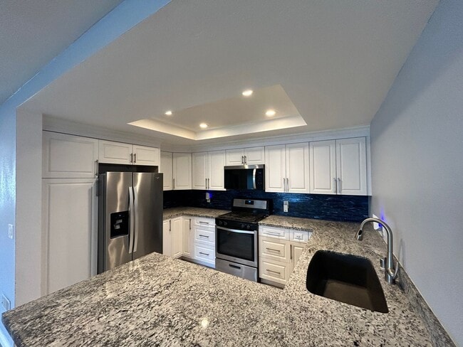 Building Photo - Beautiful 3BD/2BA W/ A/C, In-Unit Laundry, and Reserved Parking in Santee! Unit 8