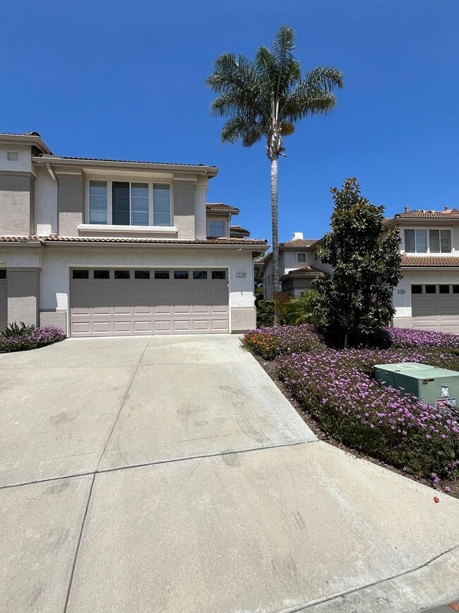 Building Photo - Great 3 Bdrm, 2.5 bath, Gated Community