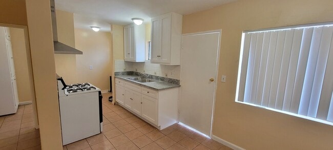 Photo - 1717 Alhambra Ave Unit B