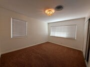 Photo - 2 Bedroom close to downtown House
