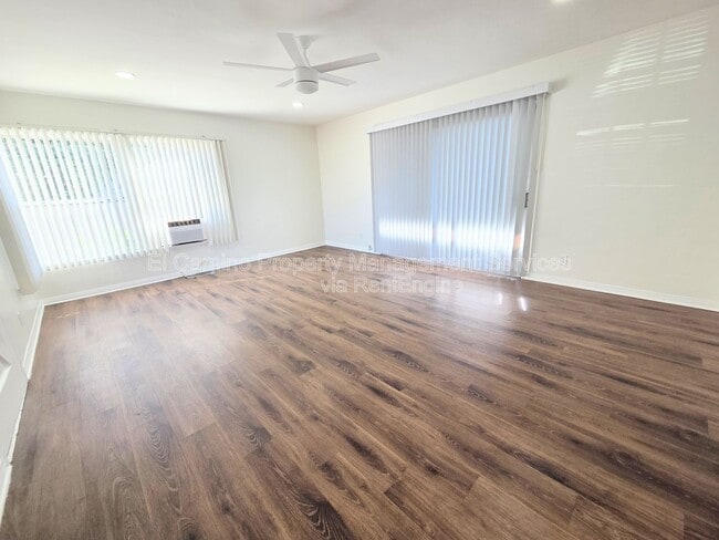 Building Photo - 9506 Park St