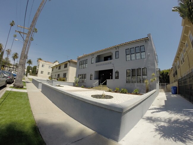 Photo - 2050 Dracena Dr.