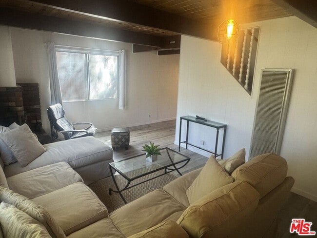 Photo - 672 Holmes Ln