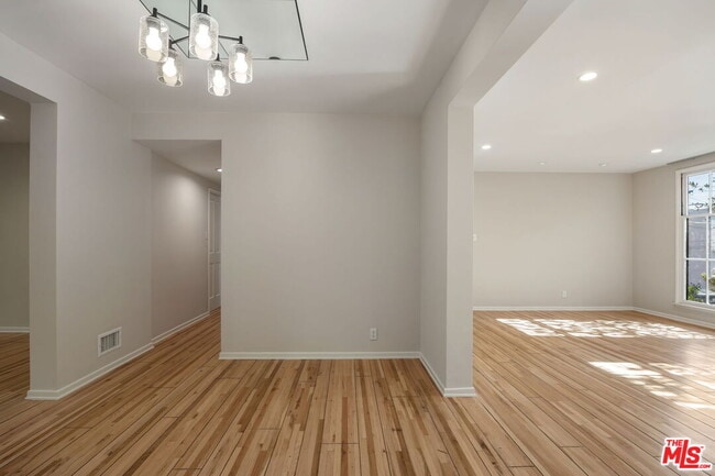 Photo - 450 Smithwood Dr