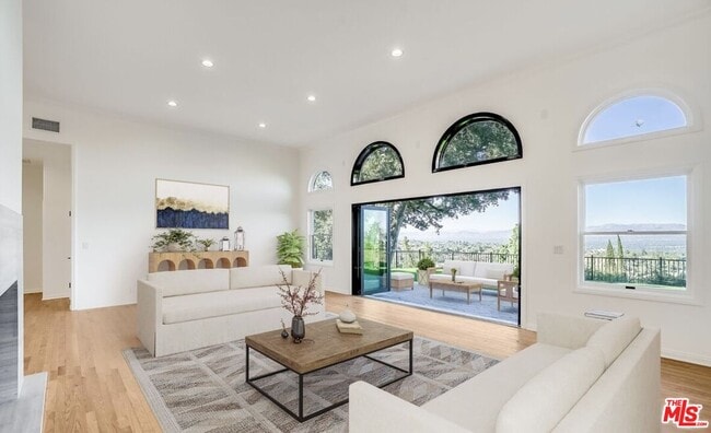 Photo - 15851 Mulholland Pl House