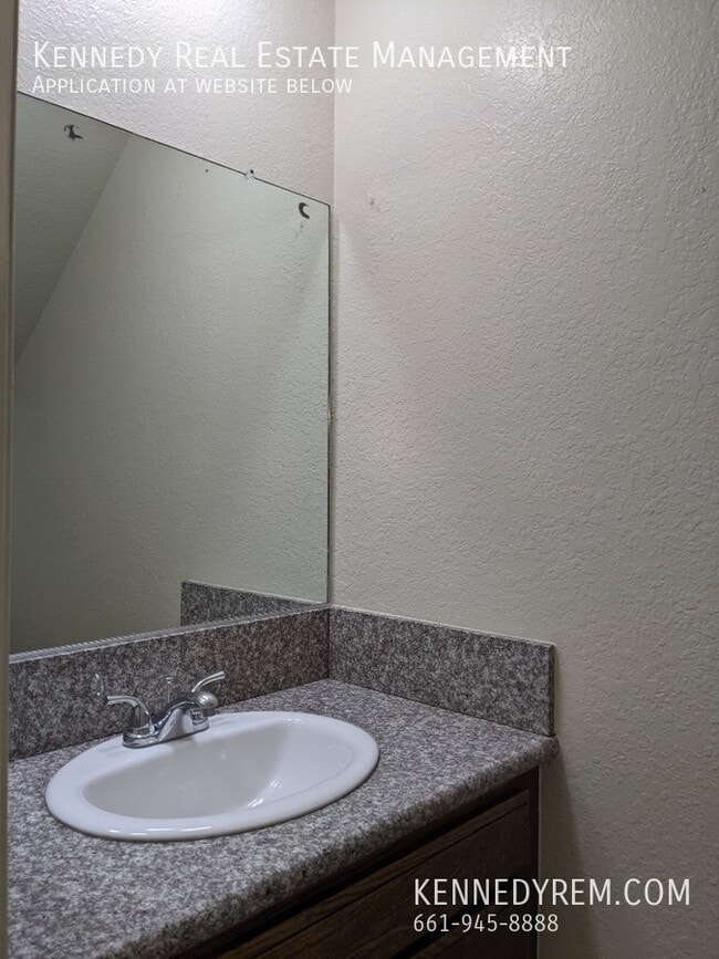 Photo - 1757 W Ave J