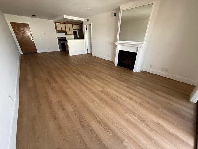 Photo - 1321 N Vista St Unit 302