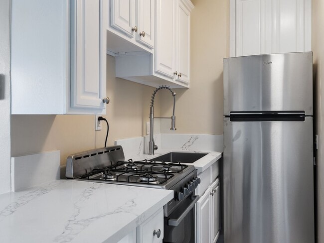 Photo - 1620 E Appleton St Unit 04