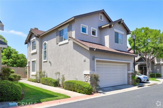 Building Photo - 732 N Siavohn Dr Rental