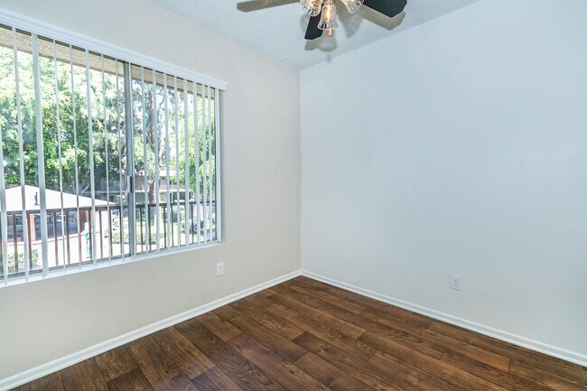 Photo - Hampshire Square Apartment Homes