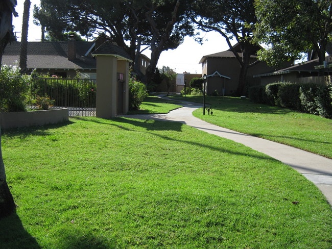 Photo - Knott Victoria Apartments, L.L.C.