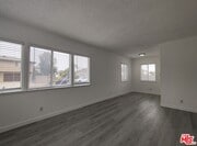 Photo - 1560 W 160th St House