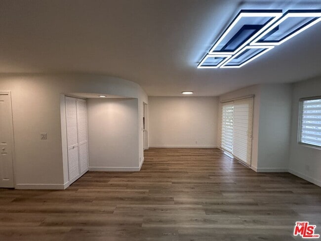 Photo - 314 S Clark Dr