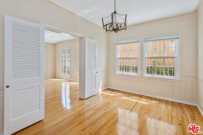 Photo - 133 Sweetzer Ave