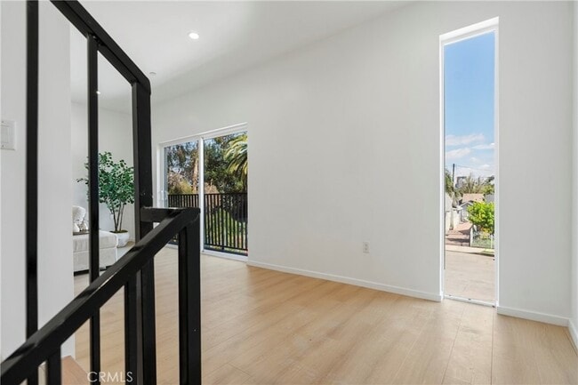 Photo - 2515 Alsace Ave
