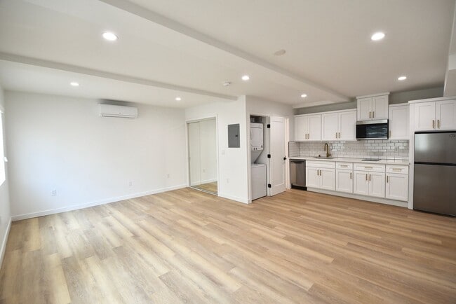 Photo - 11410 Califa St Unit 11414.75