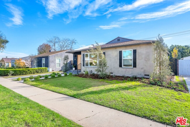 Photo - 616 W Ellis Ave