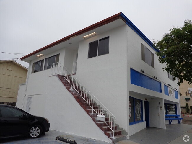 Building Photo - M31 - Medeiros/4878 Cass Street LLC Unit 4876 Rental
