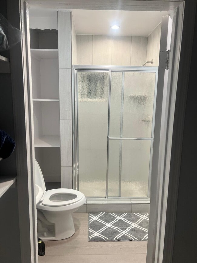 Photo - 12829 Doty Ave