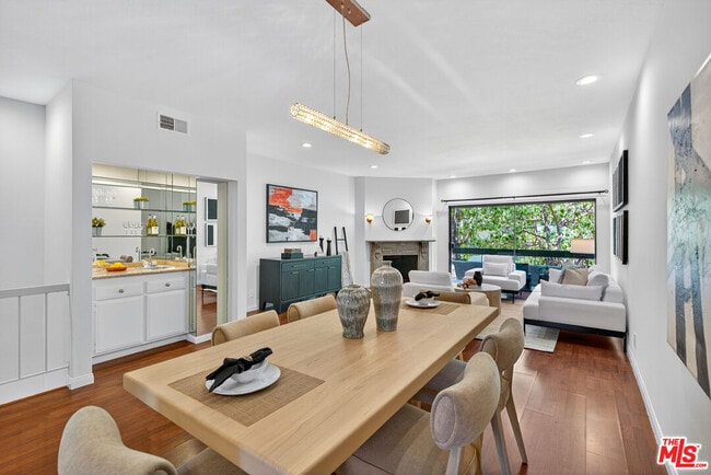 Building Photo - 1920 Pandora Ave Unit 3