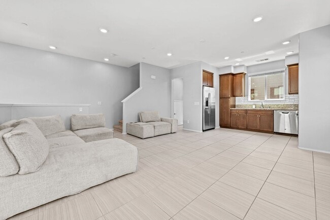 Photo - Townhome in the Lakepointe Point Community!