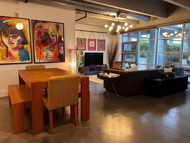 Building Photo - 4141 Glencoe Ave Unit 210