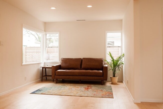 Photo - 2018 Monterey St Unit 1/2