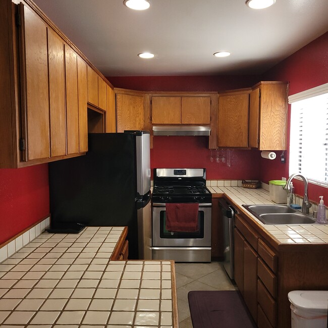 Kitchen - 1236 Lincoln Ave Unit One Half