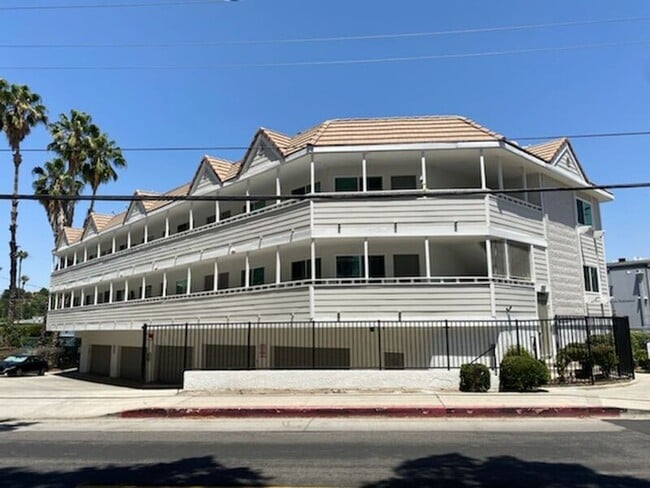 Building Photo - 8603 Fenwick St Rental