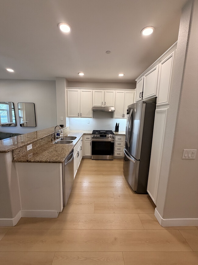 Photo - 1800 E Lakeshore Dr