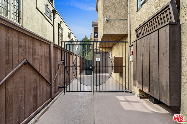 Photo - 906 Kings Rd