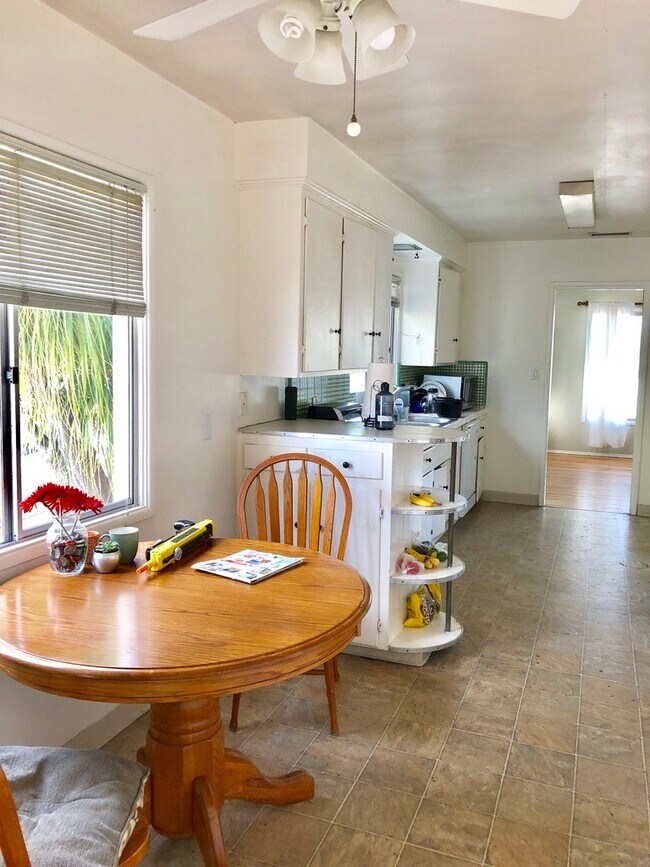 Photo - 4 Bedroom w/ POOL and Huge yard!