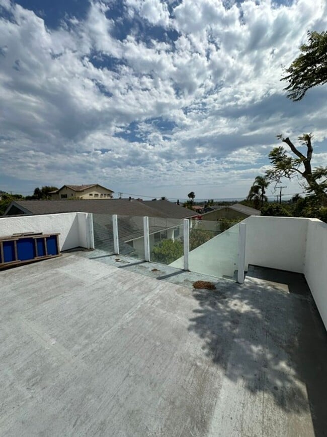 Building Photo - Large Furnished in-law- Fire Mountain
