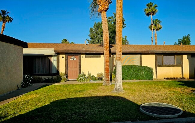Building Photo - 73655 Santa Rosa Way Unit 7