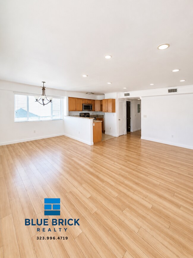 Photo - 13623 Sherman Way Unit 206