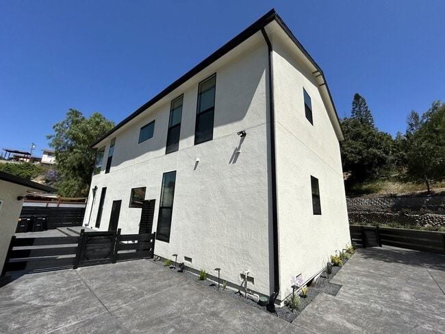 Photo - Newly Built 4 bed 2 bath unit (2024)