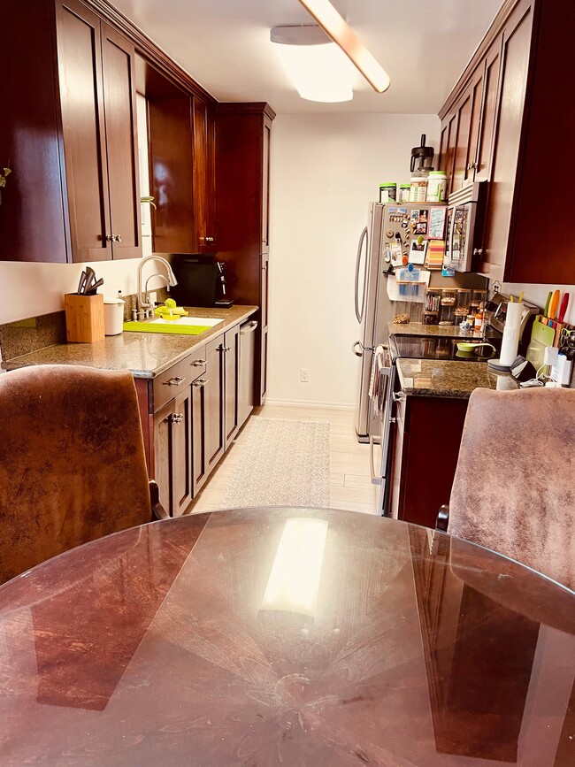 Photo - 2002 4th St Unit 000