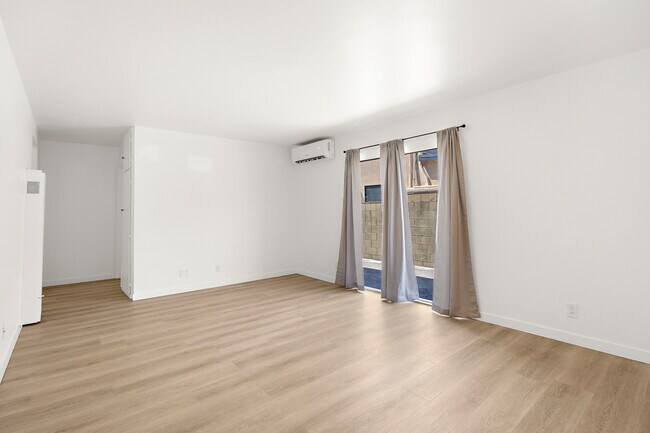 Photo - 2241 1/2 Riverdale Ave Unit 2241 1/2 Riverdale Ave