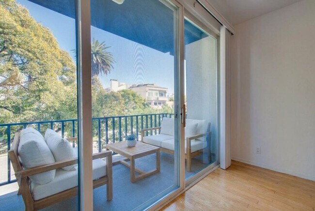 Photo - 900 Euclid St Unit 210