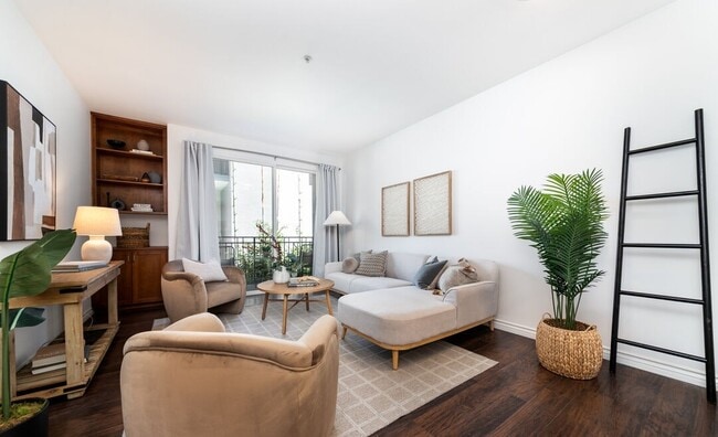 Photo - 4060 Glencoe Ave Unit 211