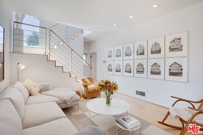 Photo - 757 Milwood Ave