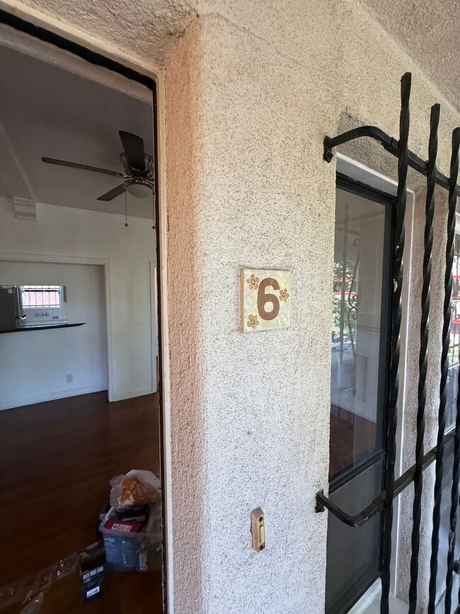 Photo - 5942 Willoughby Ave Apartment Unit 6