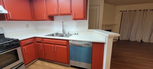 Building Photo - 14610 Erwin St Unit 101 Rental